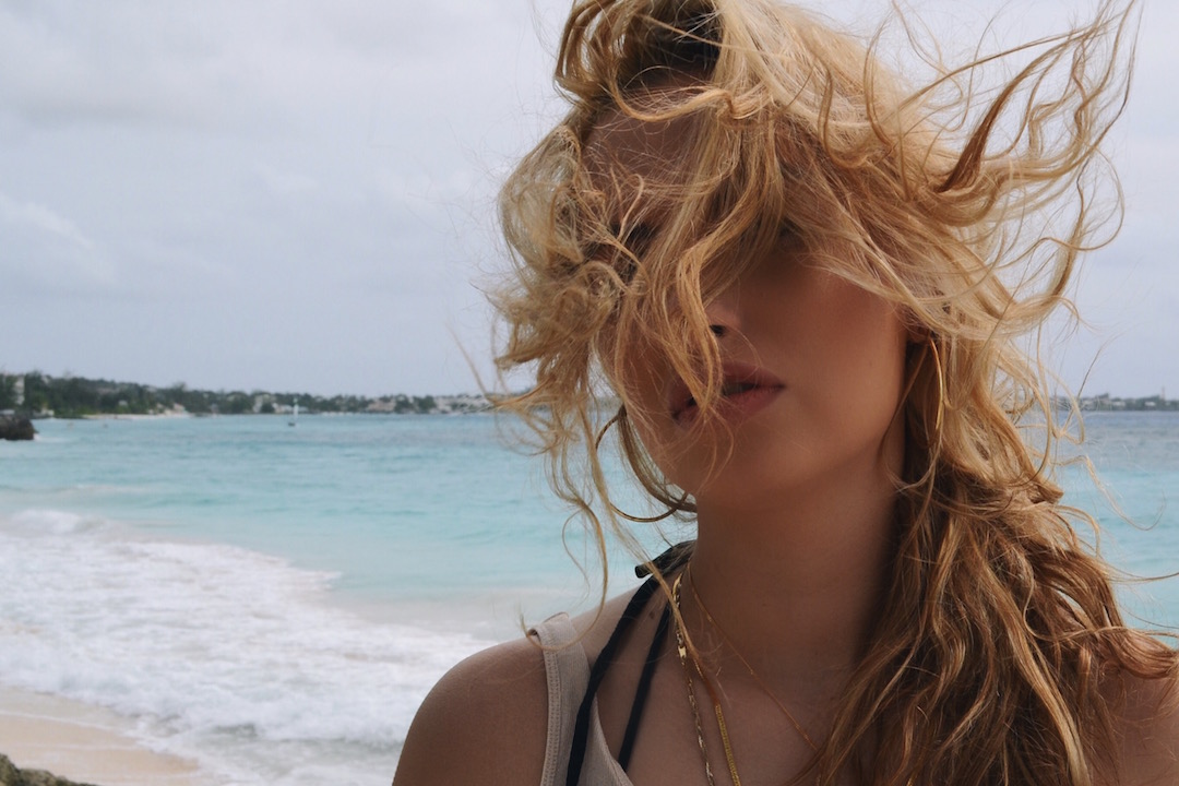 Barbados oufit windy hair
